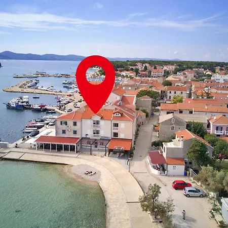 Beachfront - Janice - Adults Only *