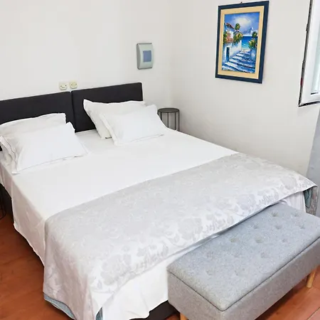 Beachfront - Janice - Adults Only Апартаменты *