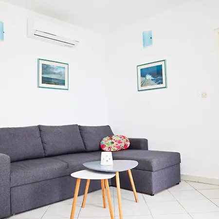 Beachfront - Janice - Adults Only Апартаменты *