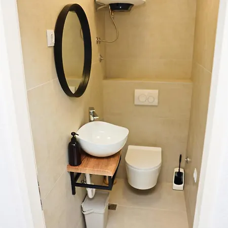 Апартаменты Beachfront - Janice - Adults Only *