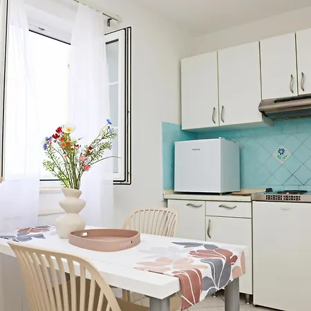 Beachfront - Janice - Adults Only - By Mustel Travel Lägenhet