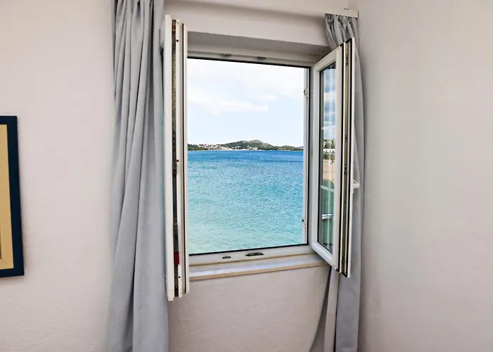 Beachfront - Janice - Adults Only - By Mustel Travel شقة