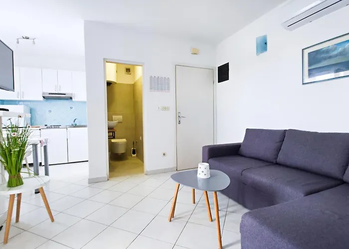 Beachfront - Janice - Adults Only - By Mustel Travel شقة *