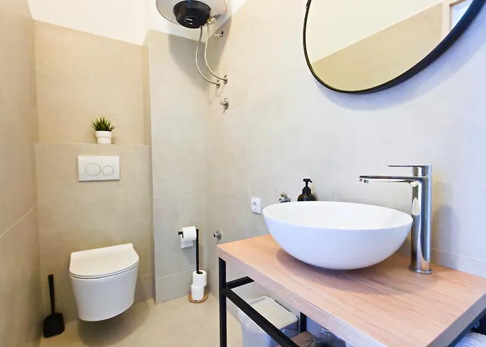 Beachfront - Janice - Adults Only - By Mustel Travel باكوشتاني