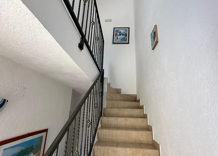 Beachfront - Janice - Adults Only - By Mustel Travel باكوشتاني