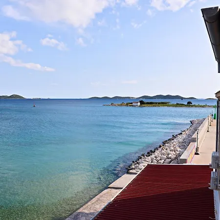 Apartment Beachfront - Janice - Adults Only - By Mustel Travel