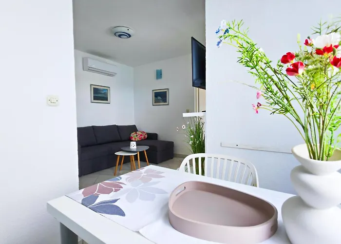 Beachfront - Janice - Adults Only - By Mustel Travel 파코스탄