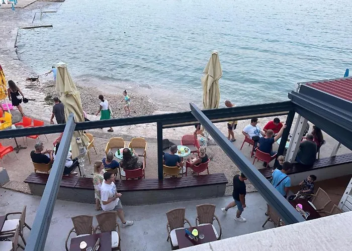 Beachfront - Janice - Adults Only - By Mustel Travel 아파트