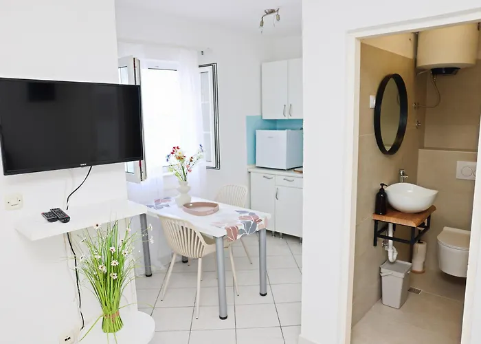 Beachfront - Janice - Adults Only - By Mustel Travel